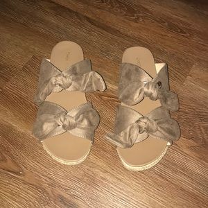 NWT Chase and Chloe Angelica Suede Sandals